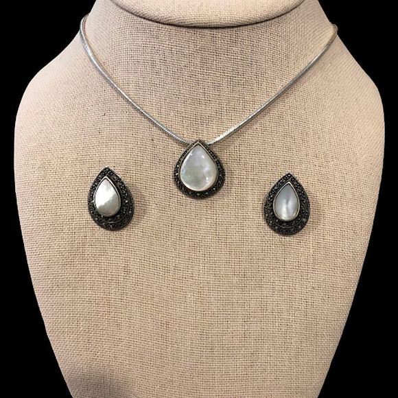 Vintage Marcasite Mother of Pearl Sterling Silver Teardrop Necklace - Picture 11 of 13